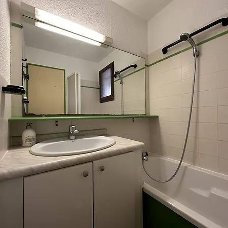 Apartment Avec Terrasse Ensoleillee Pour 6 Personnes A - Fr-1-768-77 *
